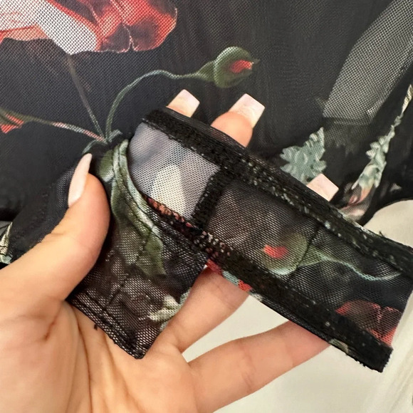 GUESS FLORAL BODYSUIT - Picture 6 of 8